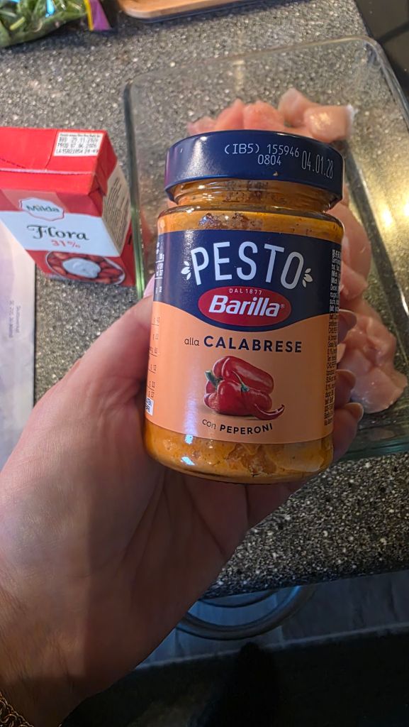 Paprikapesto som används i den krämiga såsen till kycklingen.